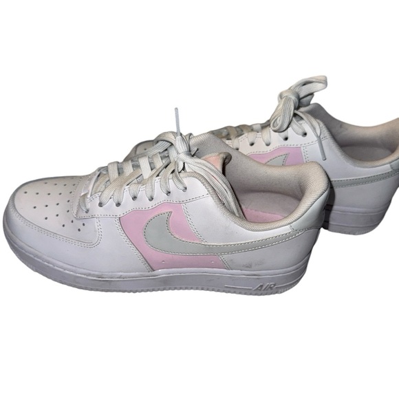 🥳🥳HOST PICK- Nike Air Force 1 Low 07 SE Premium
White Pink Foam (Women's) EUC - Picture 4 of 6